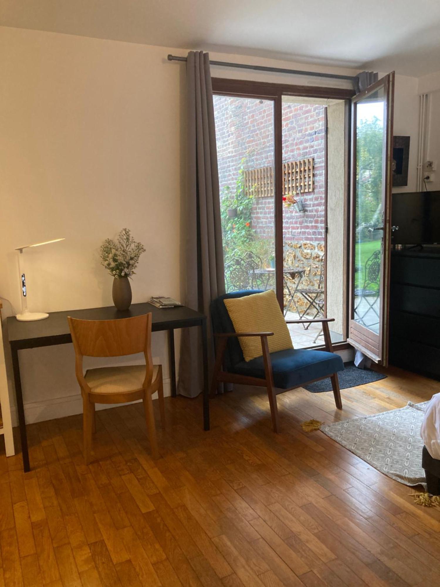 Studio Avec Terrasse Sur Jardin Fontenay-sous-Bois Eksteriør billede